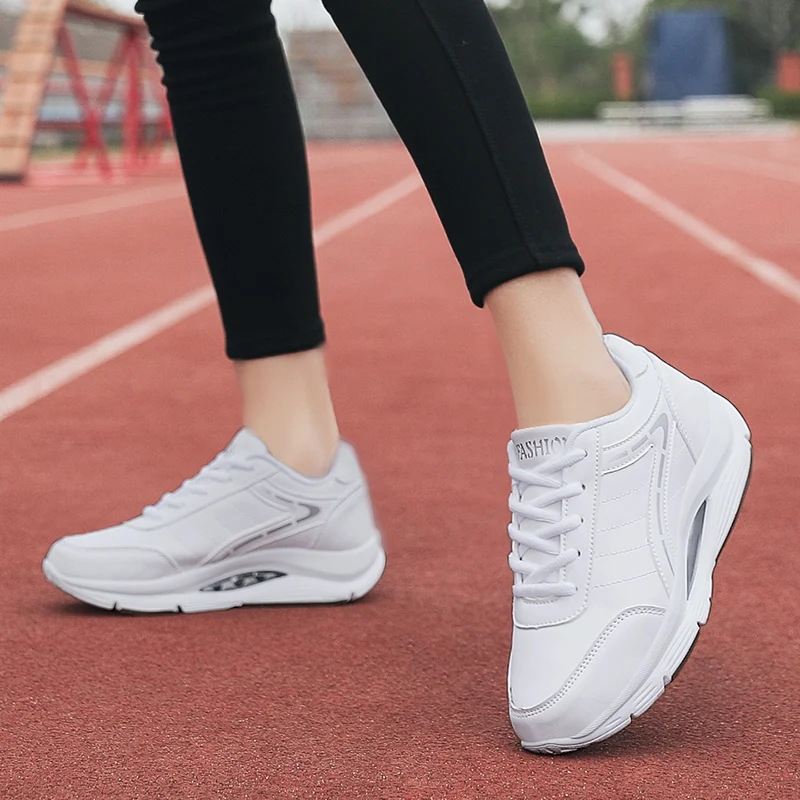 Women Chunky Sneakers Famale Shake Shoes Cushioned Artificial Leather Autumn Woman Walking Shoes