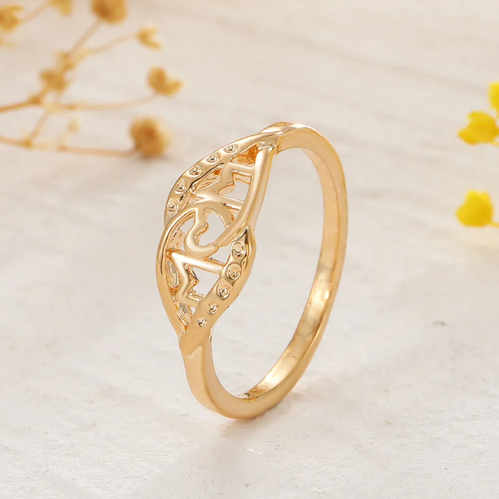

New Fashion Gold Color Hollowed Heart Mom Finger Rings for Women Mother Letters Sizeable Ring Birthday Party Gifts 2023