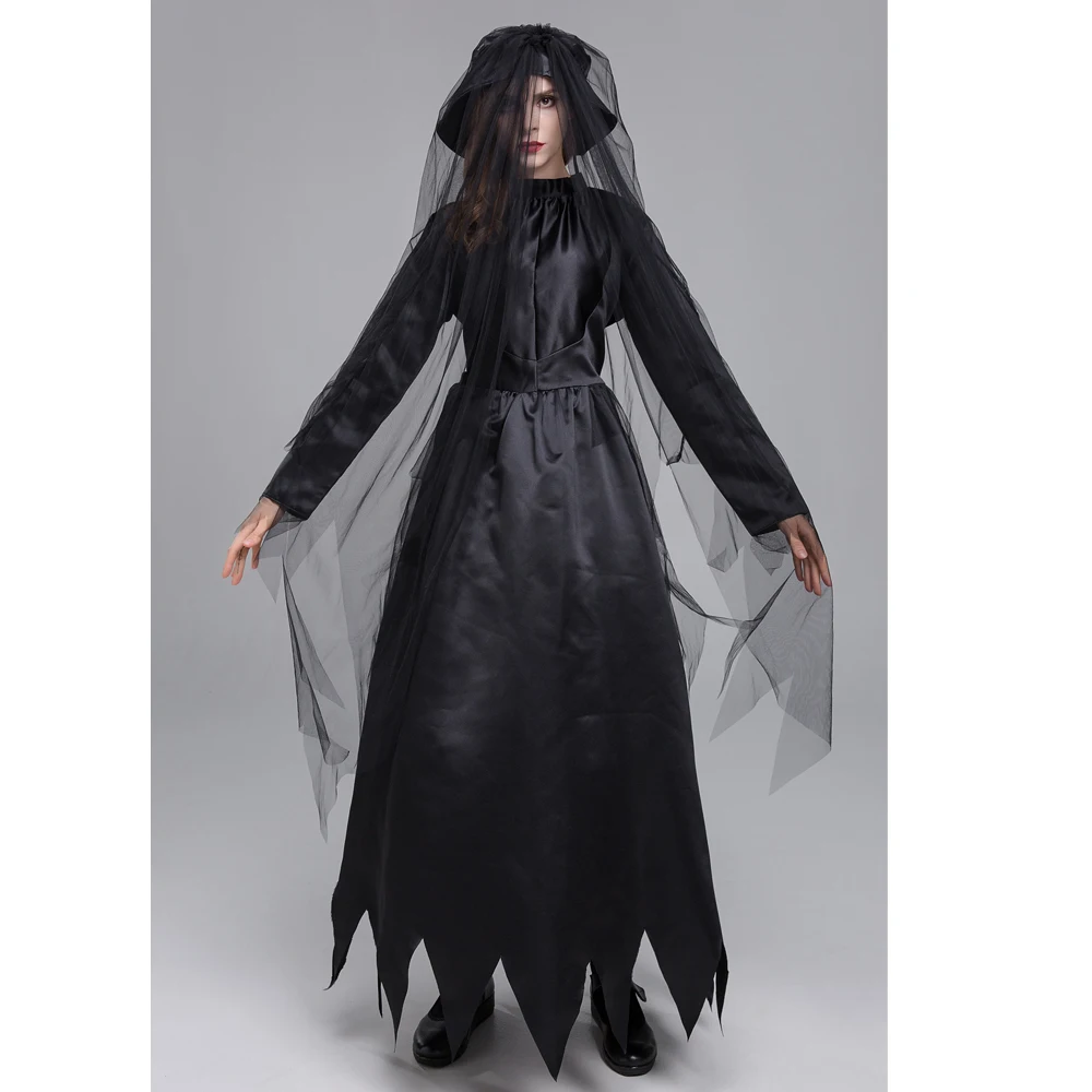 

Женское платье-накидка с капюшоном в средневековом стиле