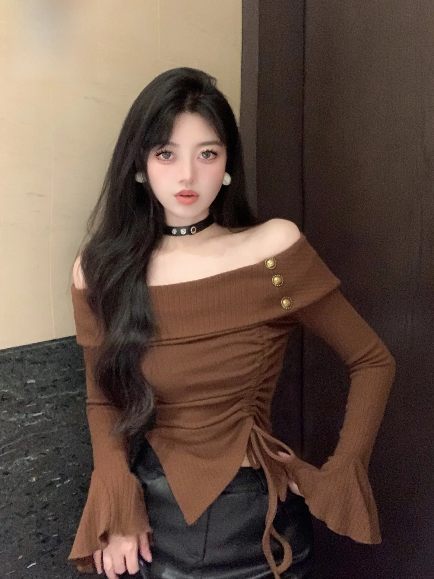 Осенне-зимняя женская футболка с длинным рукавом нишевый дизайн чувственный топ