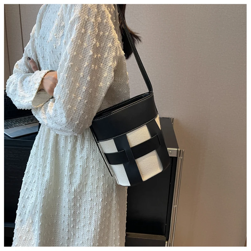 The Bucket Bags for Women PU And Canvas Casual Handbag Crossbody Tote Bag Bucket Bag Trendy Fashion Drawstring Lady Hobo Bag