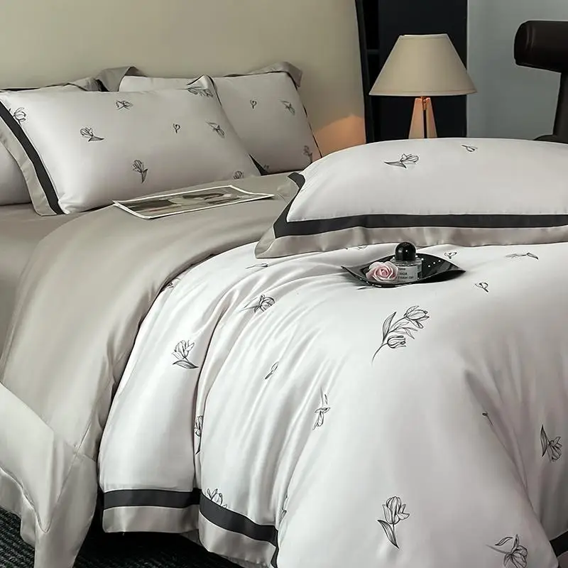 

Комплект постельного белья IvaRose HOME TEXTILE из бамбукового волокна с цветочным принтом 4 шт.