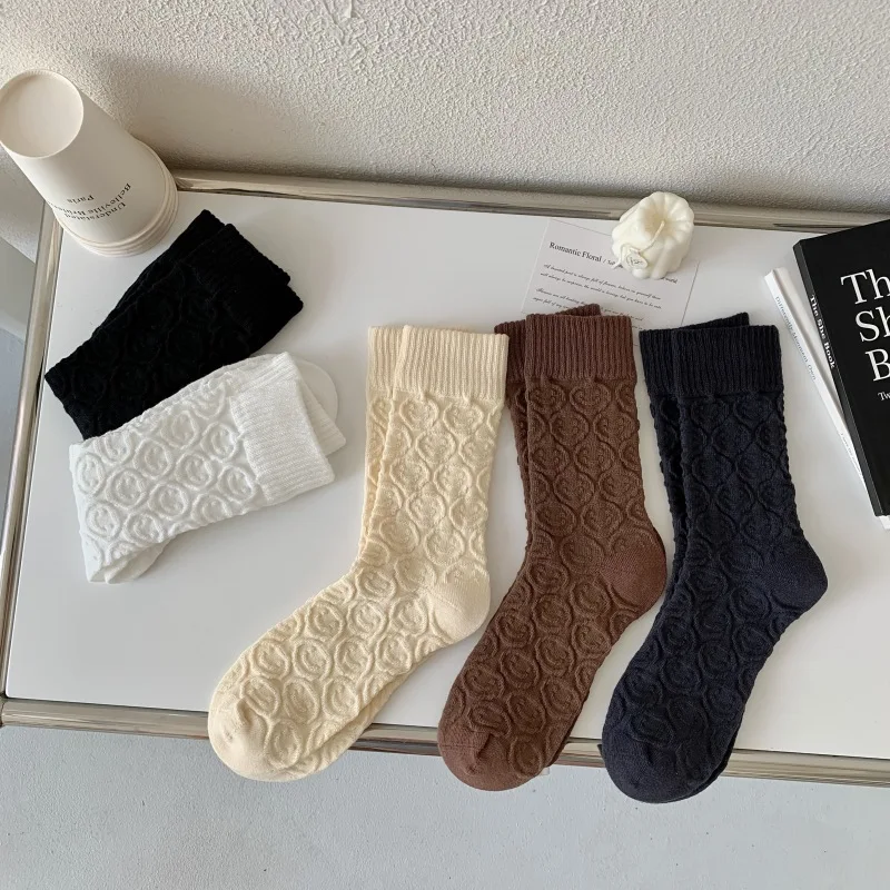 

Women Japanese Seersucker Hemp Pattern Solid Color Retro Embossed Smiling Face Three-dimensional Relief Cotton Socks