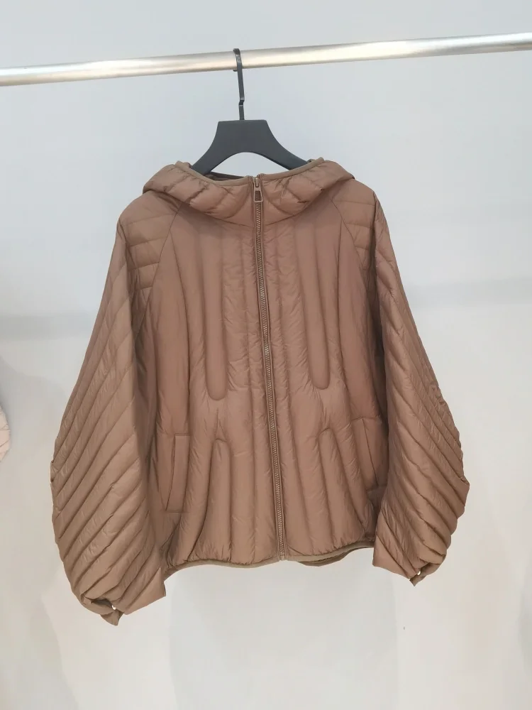 Женская куртка-пуховик с капюшоном на осень/зиму