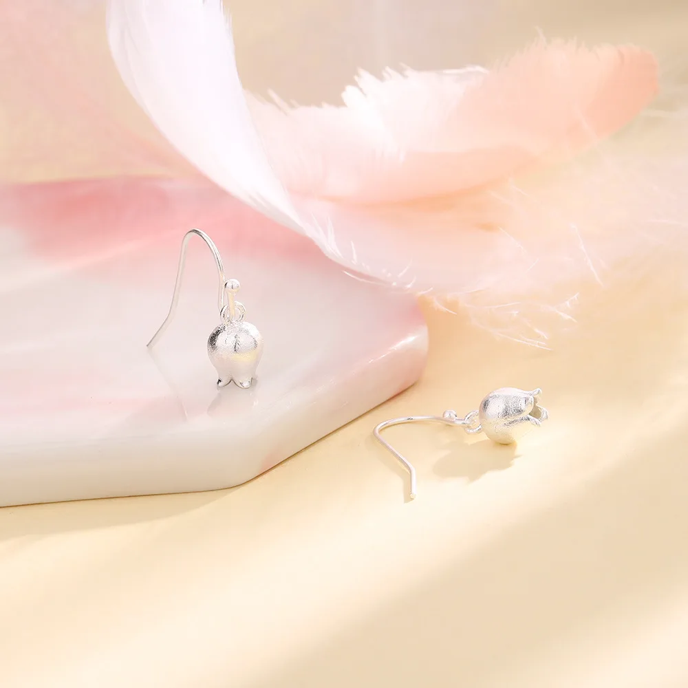 Серьги-гвоздики женские матовые из серебра 925 пробы с цветком орхидеи