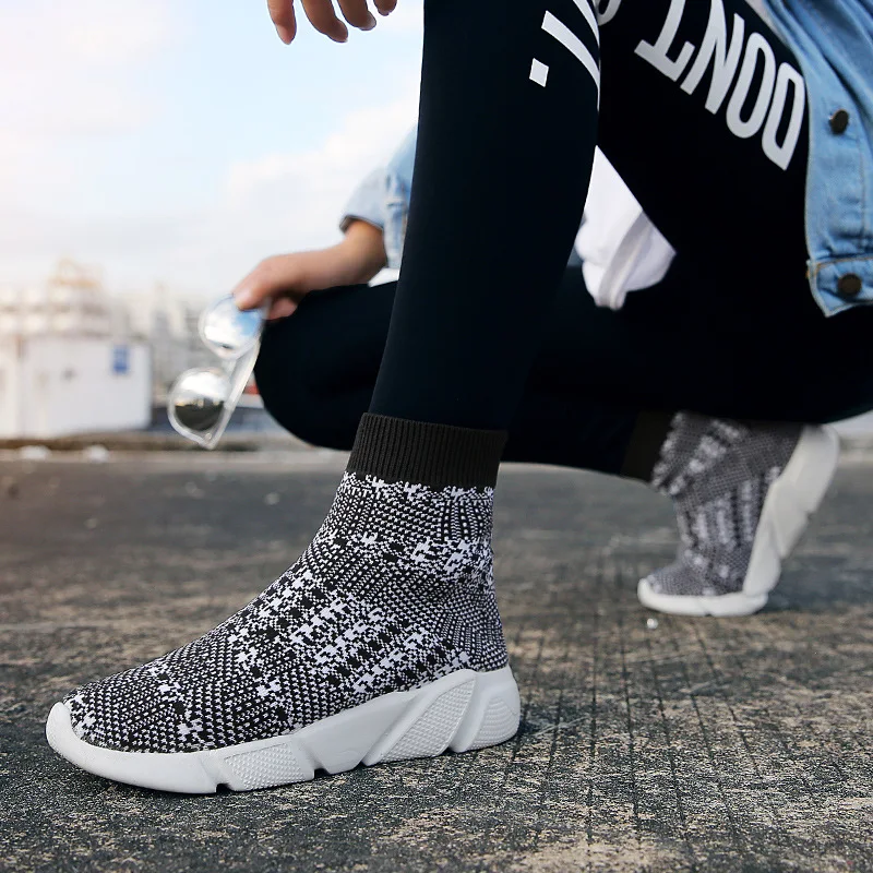 New Unisex Fashion Sneaker Shoes Women Boots Socks Breathable Classics Woman Shoes Slip-on Casual Loafers Ladies High Quality