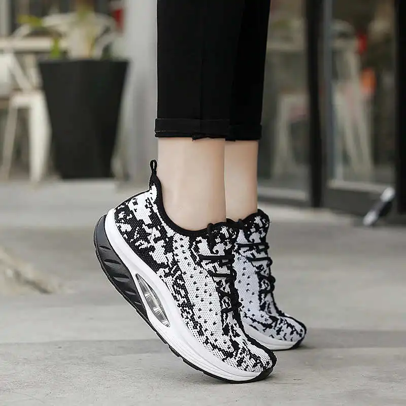 

Кроссовки мужские беговые из натуральной кожи, увеличивающие рост