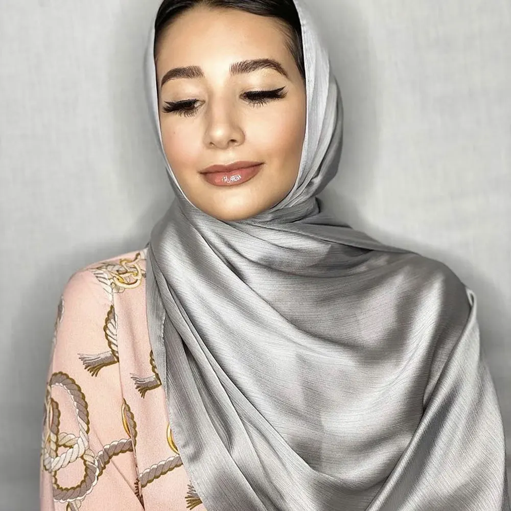 Sciarpa Hijab in raso di seta increspata da donna musulmana Hijab in raso di Chiffon foulard sciarpe di seta foulard scialle avvolgere copricapo testa turbante
