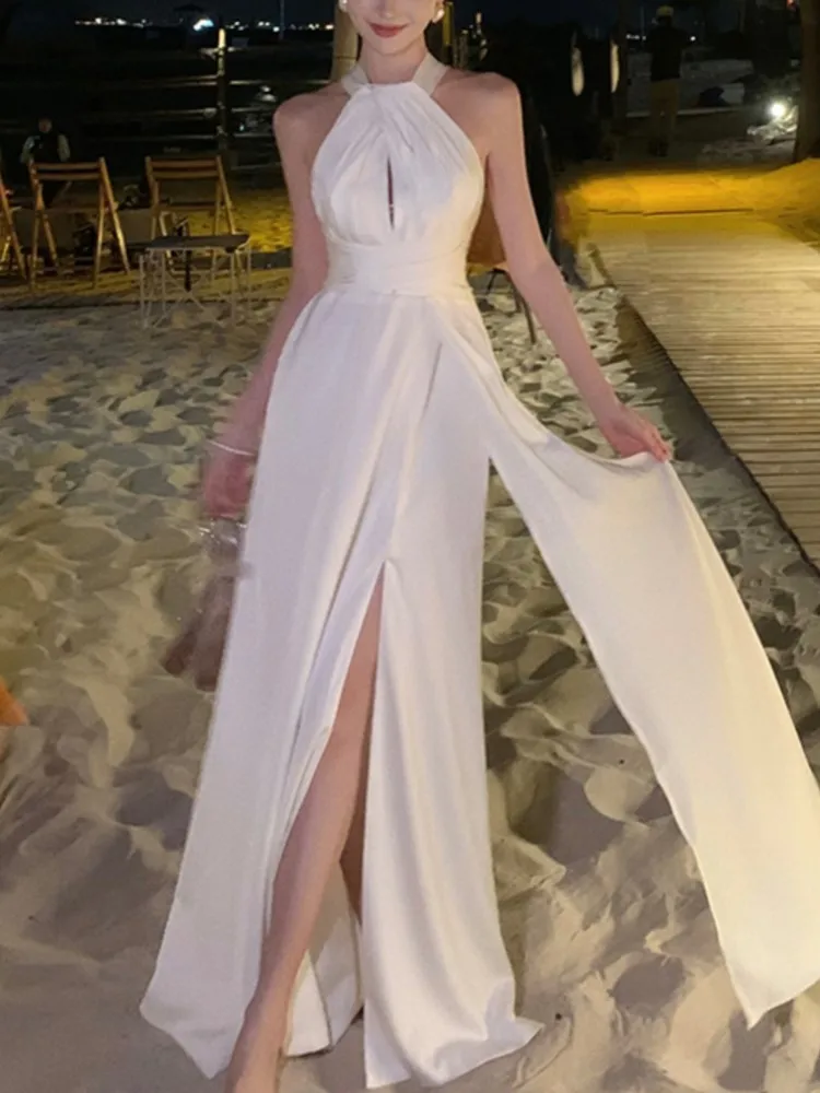 Женское атласное платье с лямкой на шее длинное однотонное открытой спиной