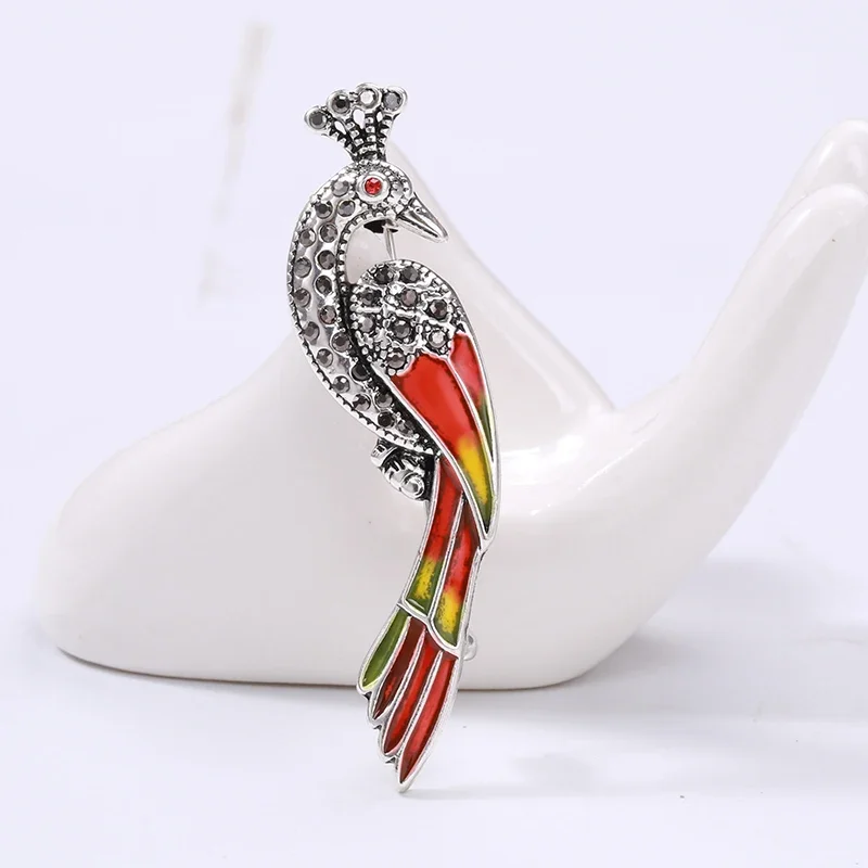 BLUCOMEBlucome яркие броши с красной короной и птицей любимый значок для девочек в стиле