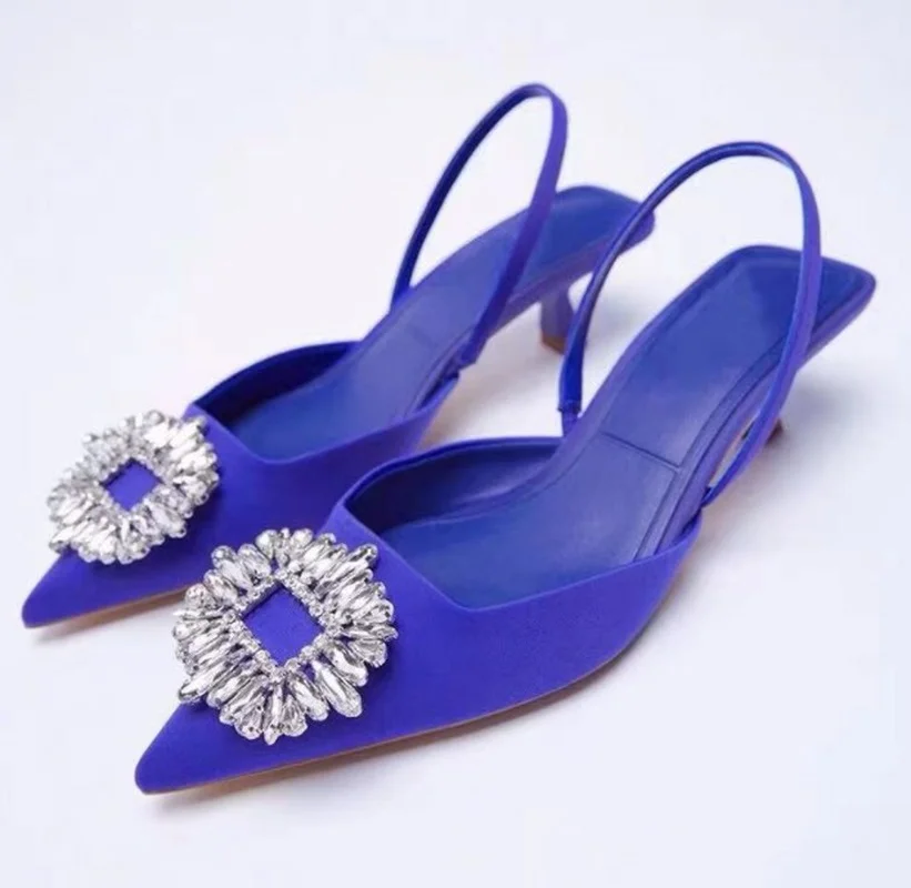 

Женские туфли-лодочки на низком каблуке, с острым носком