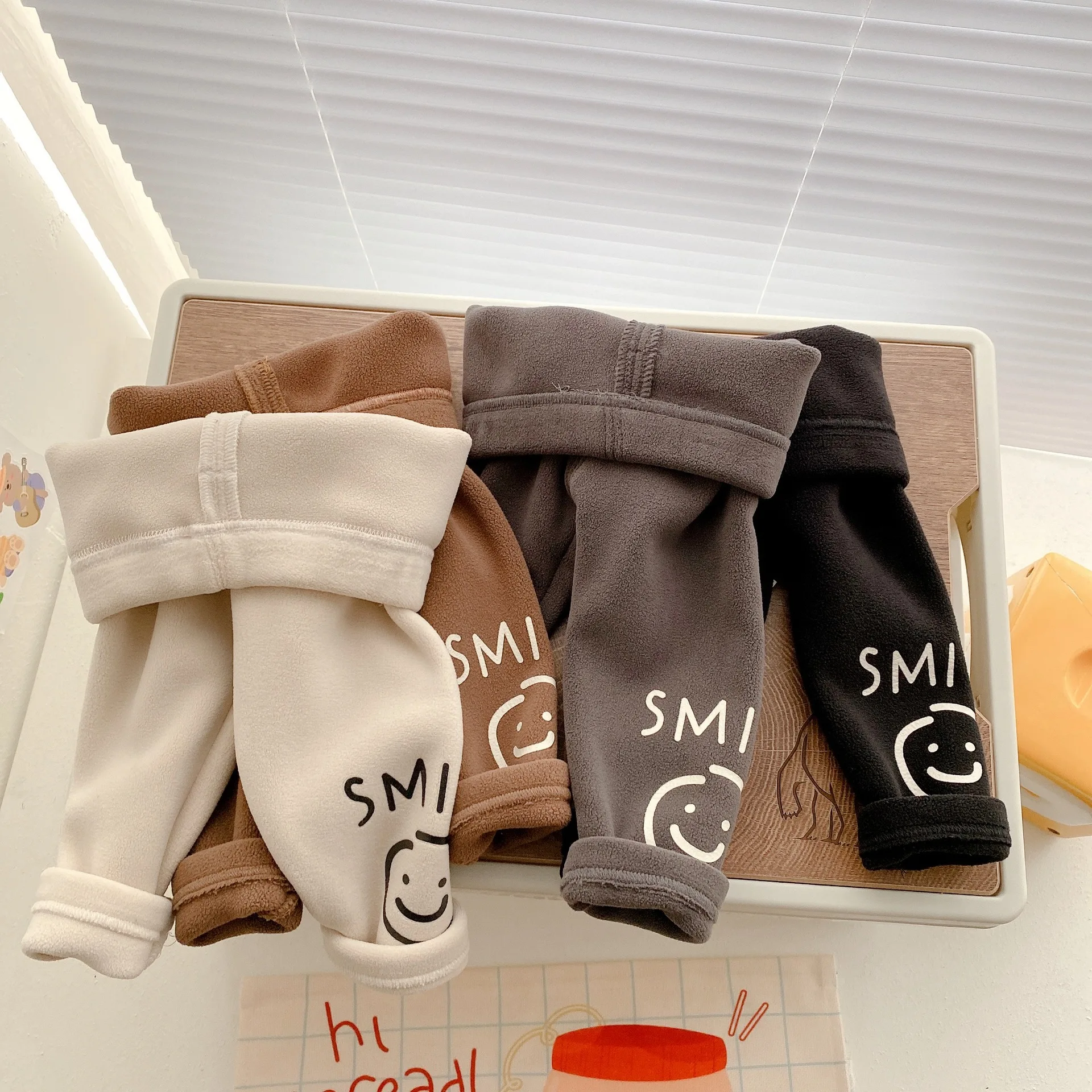

1-6Y Children's Fashion Four Seasons Girls Kids Pants Baby Cotton Velvet Elastic Waist Legging Casual Pants Smiley Face Pants