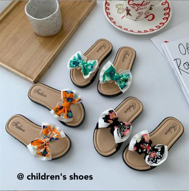 

Children's branded monogram print slippers