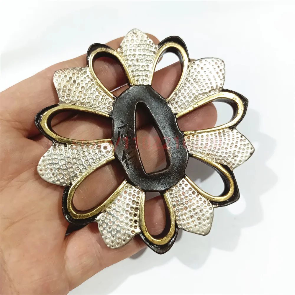 Замечательная латунная поручня Tsuba золото посеребрение Fuchi Kashira Menuki для японского