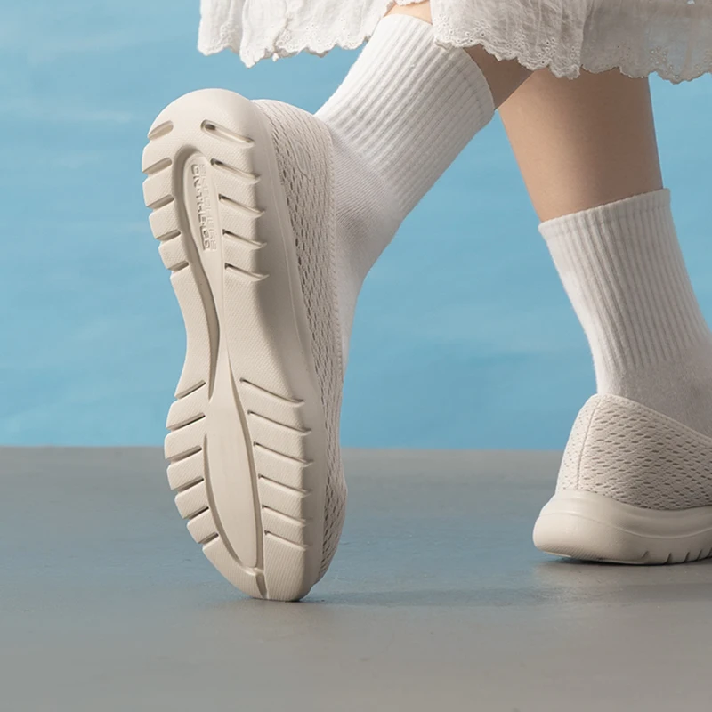 Фото Skechers 136505-NAT Женские вязаные лоферы без застежек, натурального цвета, удобные для ходьбы, повседневная обувь для города. №3