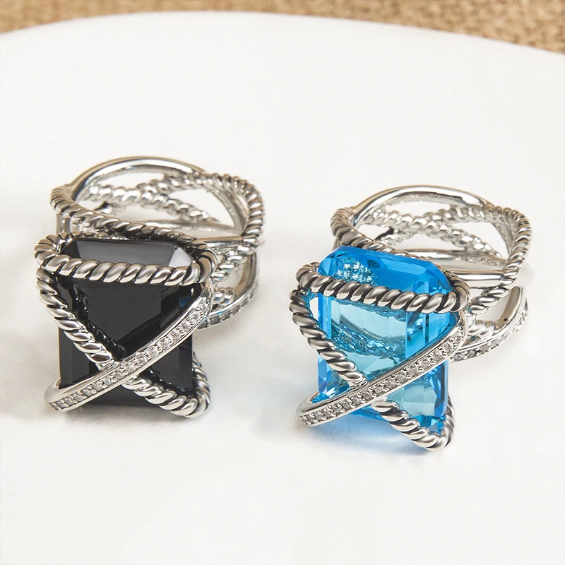 

Кольцо с прямоугольным фианитом, 20 х15 мм