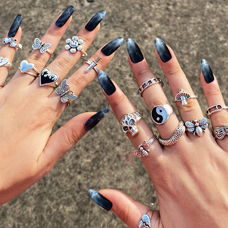 

Punk Ring Set for Women Butterfly YingYang Black Heart Gothic Vintage Plated Retro Rhinestone Charm Billiards Finger Jewelry