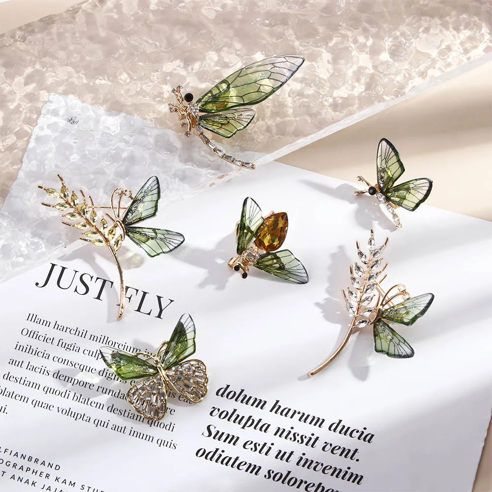 

1Pc Women Crystal Brooches Animal Dragonfly Bee Badge Pin Vintage Zircon Collar Pins Weddings Office Party Scarf Pin Jewelry