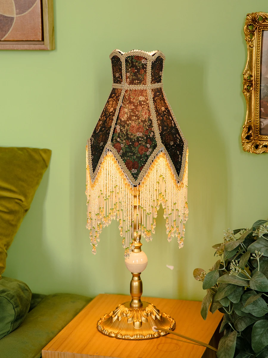 

Винтажные Настольные светильники, французская ностальгия, прикроватная тумбочка для гостиной, спальни, домашний декор, настольные лампы с абажуром и кисточкой, осветительный прибор