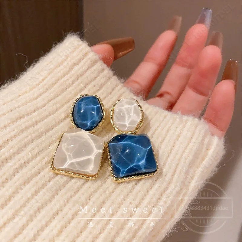 Фото Fashion Vintage Resin Geometric Drop Earrings for Women Charms Elegant Irregular Blue Pendant Earrings Jewelry Party Gifts №2