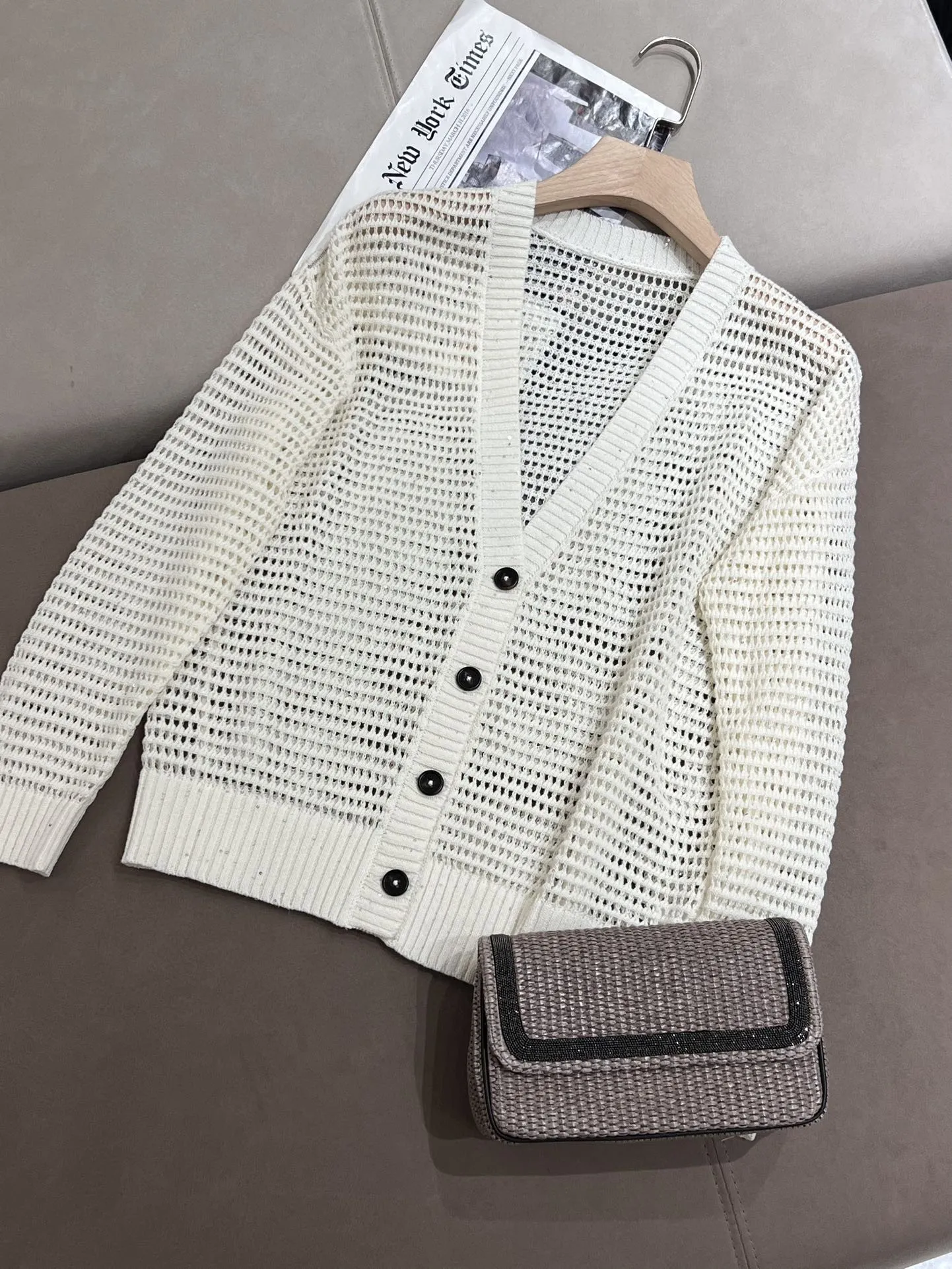 Льняной кардиган с длинными рукавами