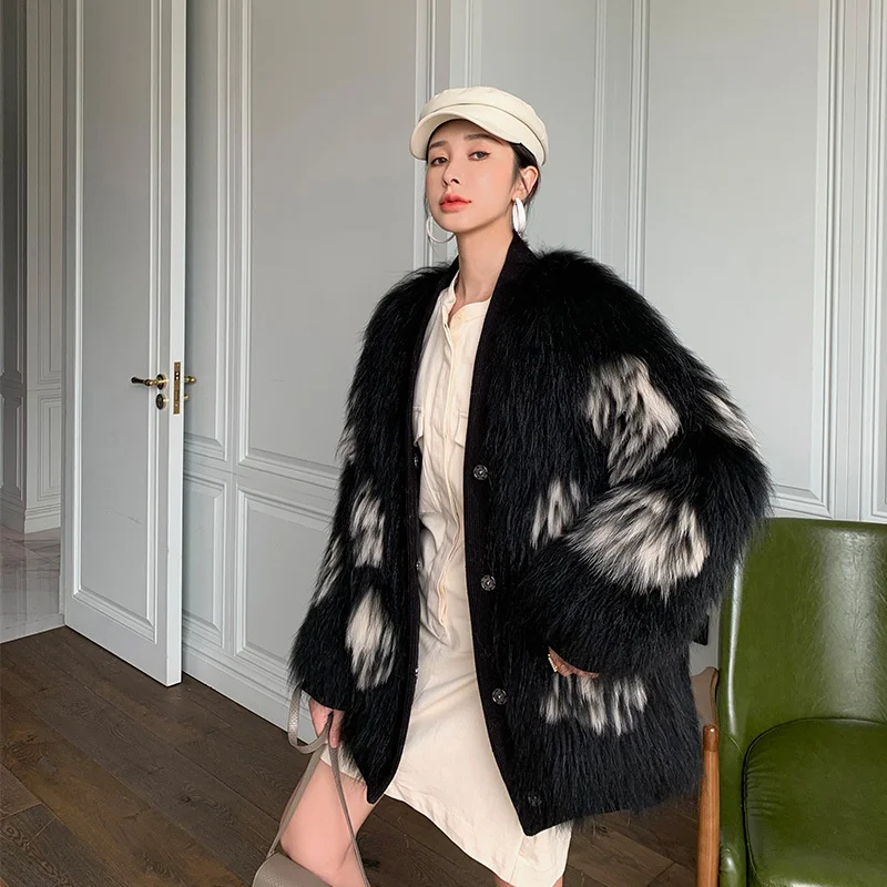 Зимние женские куртки с мехом енота повседневные однобортные черно-белые