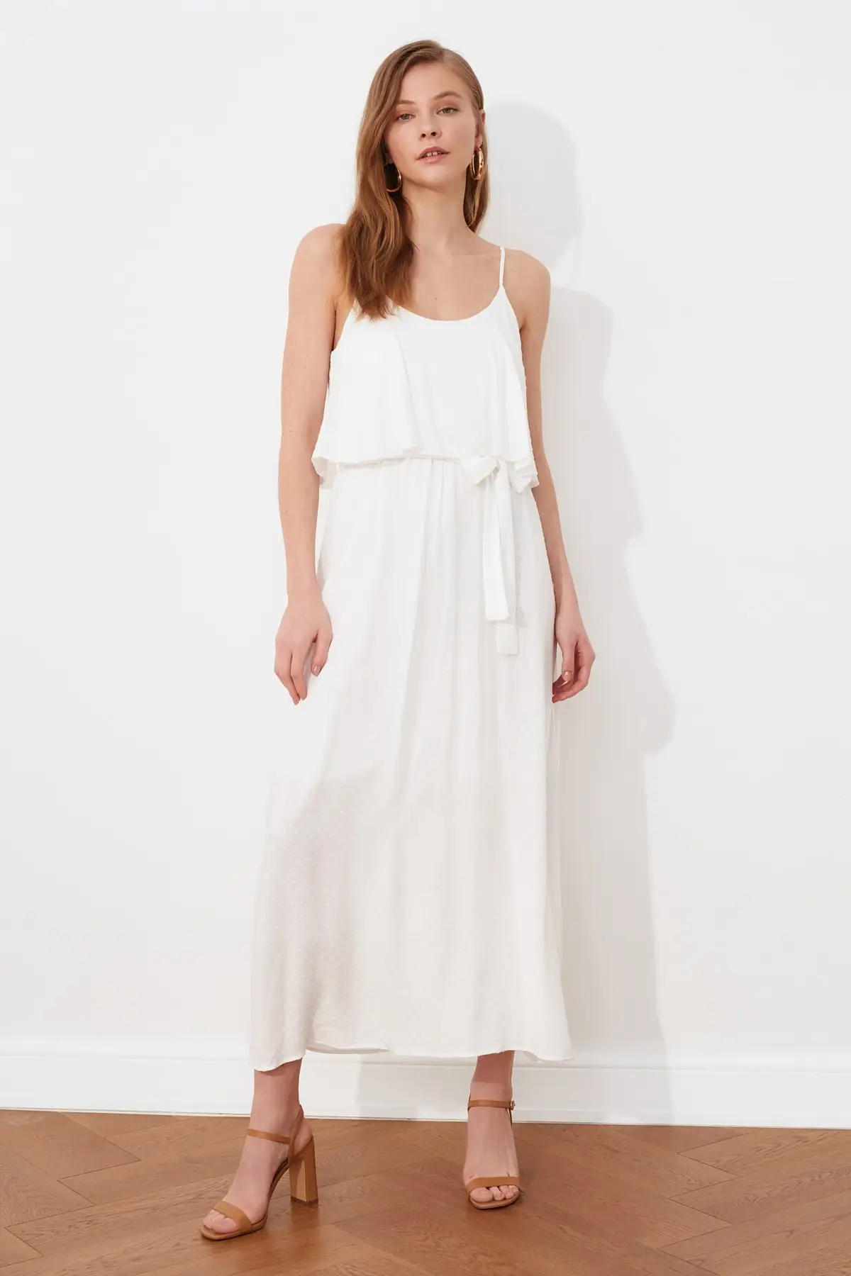 Платье с ластовицей Trendyol Ecru TWOSS19XM0304|Женские платья| |