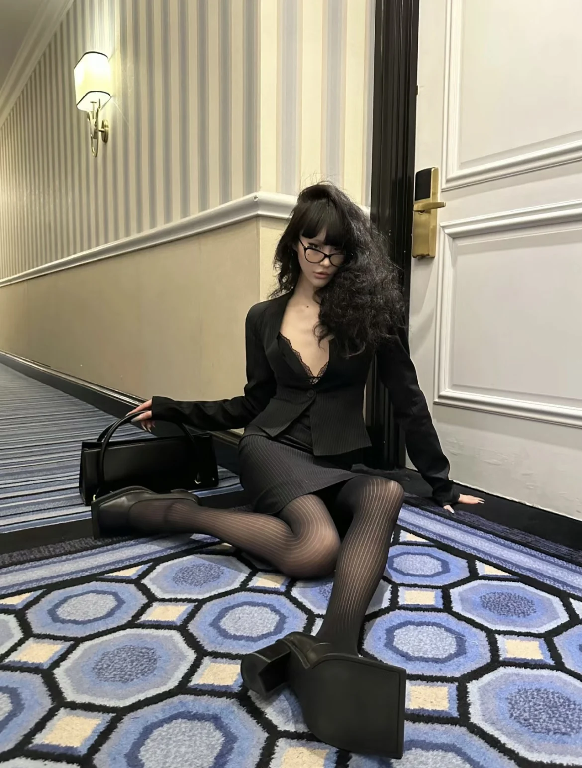 

Новые тонкие колготки в балетном стиле в широкую полоску, молочного чая, белые ажурные колготки в Вертикальную Полоску