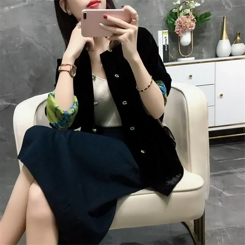 Женский бархатный блейзер в китайском стиле демисезонный контрастный черный с