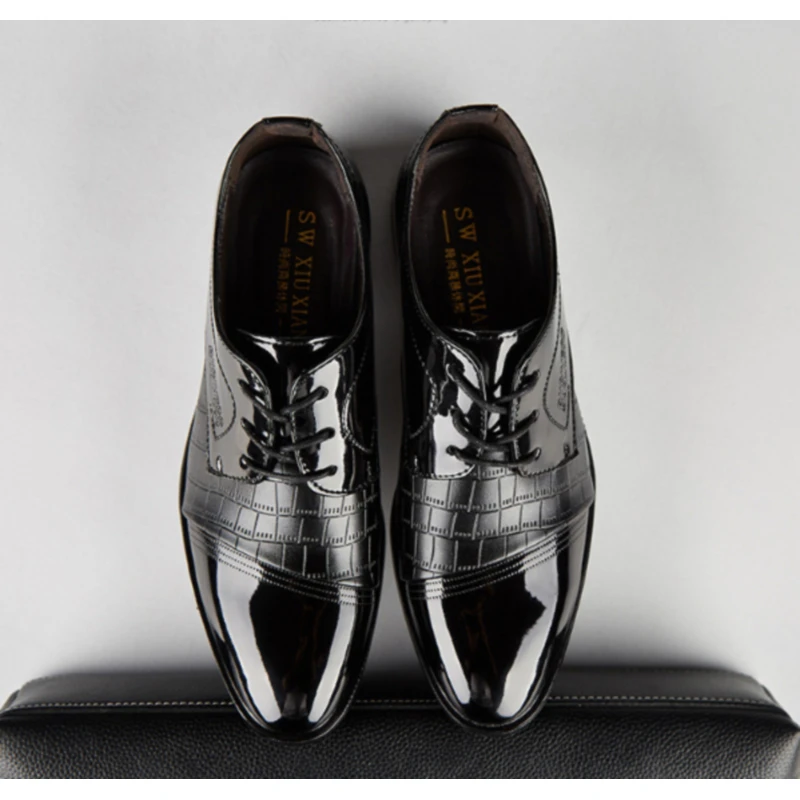 

Черные дизайнерские Искусственные кожаные мужские туфли для свадьбы, итальянские мужские классические туфли с острым носком 2023 Sapato Oxford Masculino