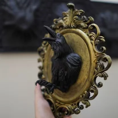 Готическая рамка с черепом летучей мыши