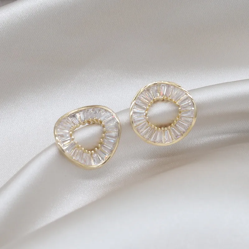 Роскошные изысканные витые круглые серьги из чешского циркония с настоящим