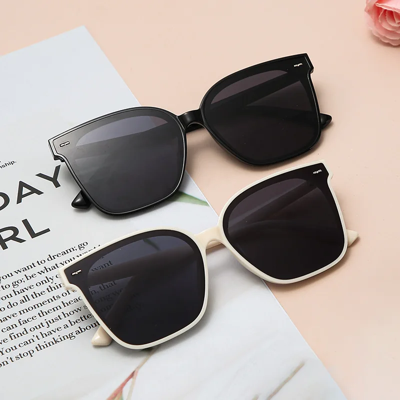 2022 New Large Frame Ladies Sunglasses Fashion Square PC Rice Nails Street Shooting Sunglasses Big Face Thin Sunshade Glasses