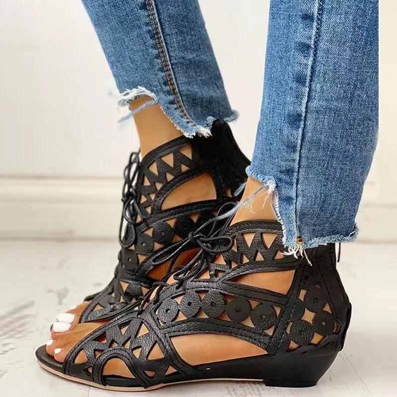 

2023 Summer New Women's Flat Bottom Hollow Out Ethnic Style European Style Sandals Chinelo Femininas