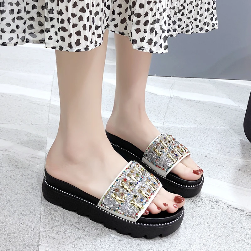

Новинка 2022, женские сандалии стразы на платформе, женские шлепанцы с драгоценными камнями, шлепанцы с бусинами, пляжные шлепанцы, обувь