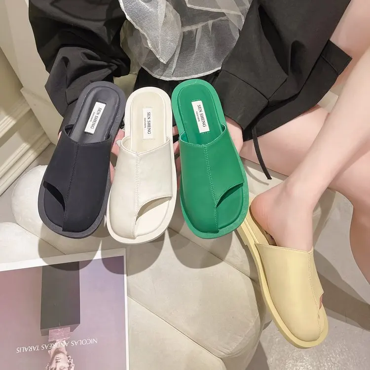 

Rubber Slippers Cover Toe Summer Women's Shoes Luxury Slides Pantofle Designer Flat 2022 PU Basic Fretwork Fashion Shoes Woman 2