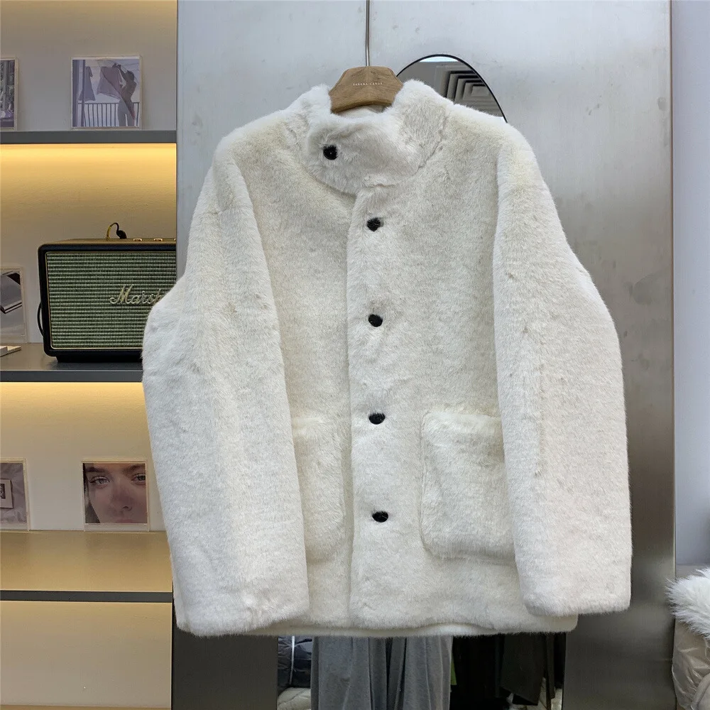 Green fur loose profile Mao Mao coat girl