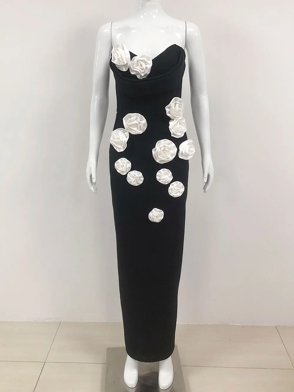 Женское вечернее платье без бретелек облегающее длинное с цветочным 3D принтом и