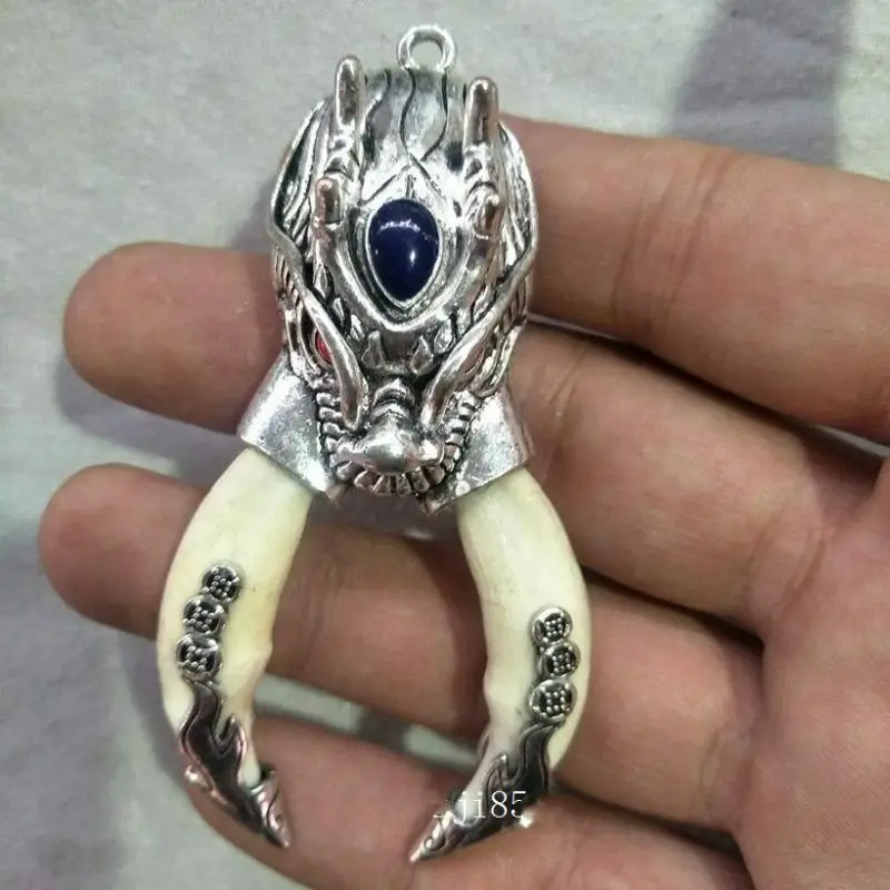 

Chinese Collection Inlaid Tibetan Silver Dragon Head Pendant Amulet