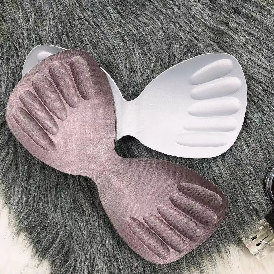 Бюстгальтер пуш-ап с мягкими чашечками эффектом 3D