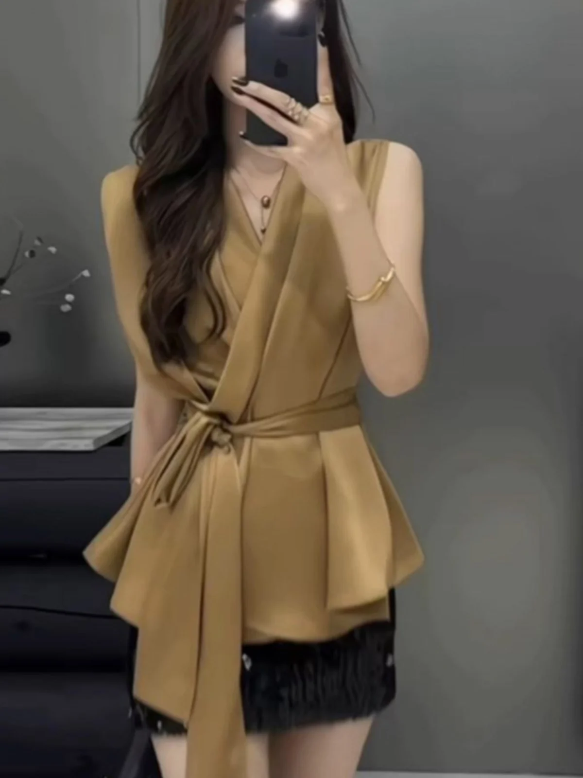 Korean Sle High Sense V-neck Lace-up Shirts Women Sleeveless Summer New Slim fit Slimming Temperament Top Outer Wear Shirt