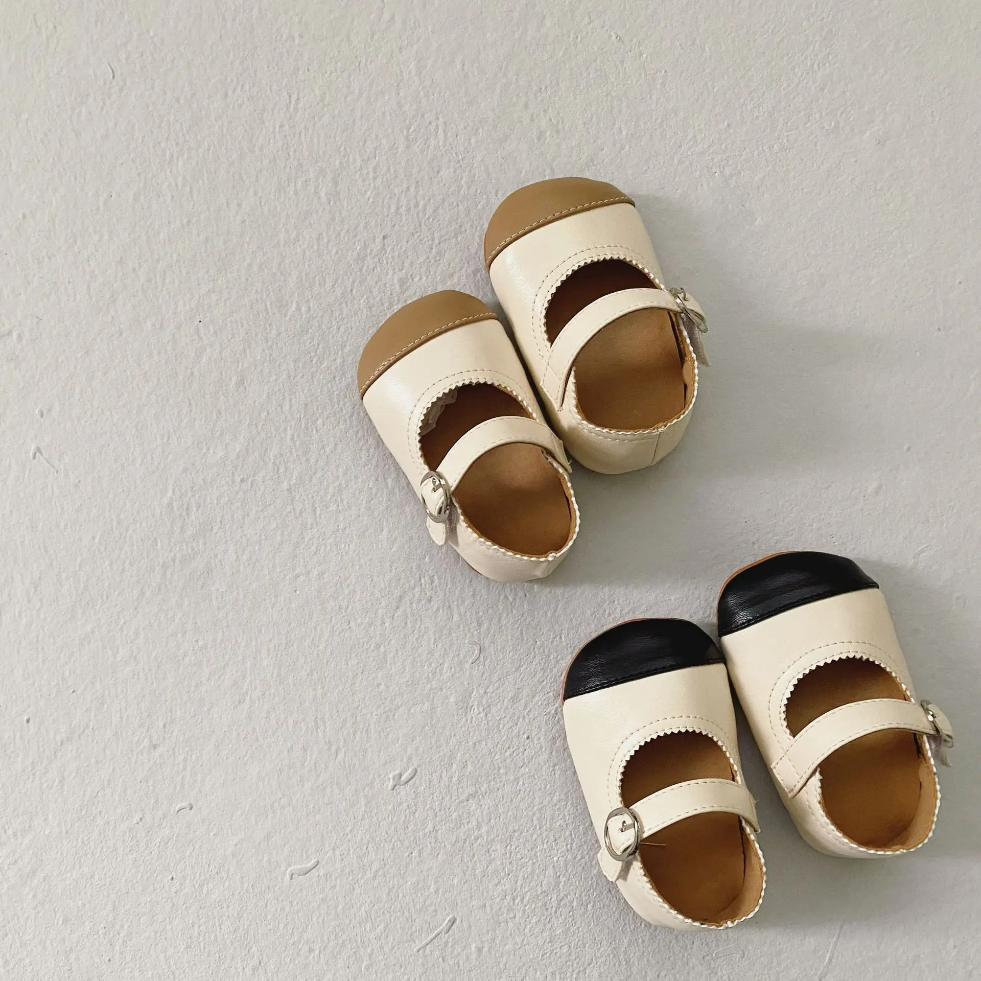 2022 Демисезонная обувь для маленьких девочек кожаная новорожденных милая мягкая