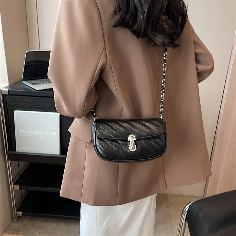 

Baobao Women's 2023 New Korean Version Texture Lingge Chain Diagonal Straddle Bag ins Light Luxury Fashion Simple