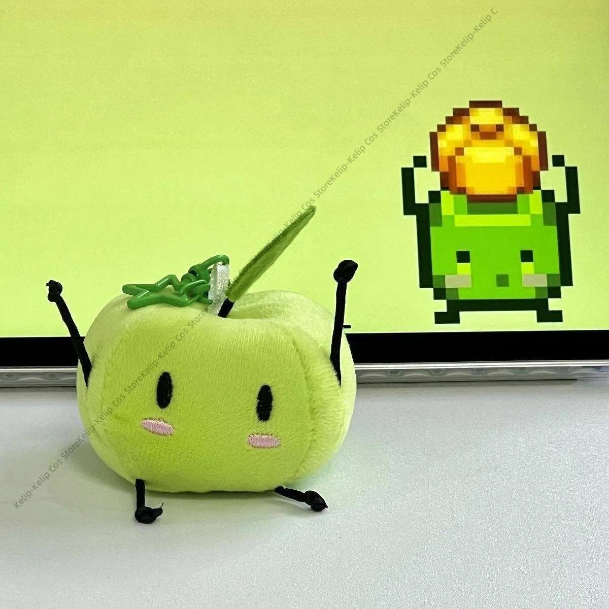 Фото Плюшевый брелок Stardew Valley Junimos, милый зеленый эльф-яблоко, подвеска на рюкзак, аксессуар для косплея на Хэллоуин. №5