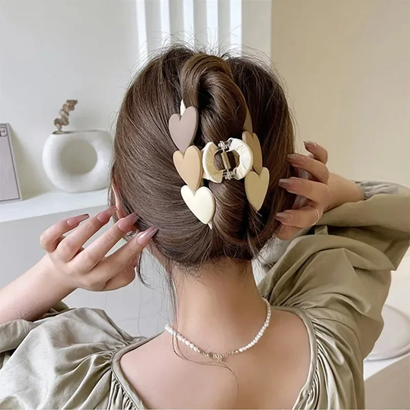 w koreańsku kształcie serca Akrylowe pazury do włosów Krab Duże perłowe klipsy dla kobiet Dziewczyny Kąpielowa spinka Lady Fashion Nakrycie