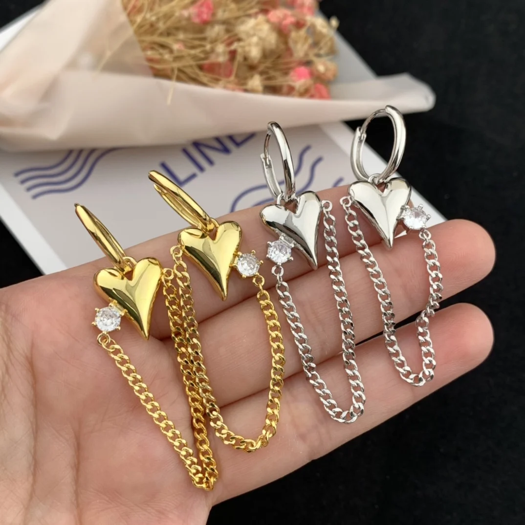 

High-quality inlaid zircon heart chain ear buckle mid-length