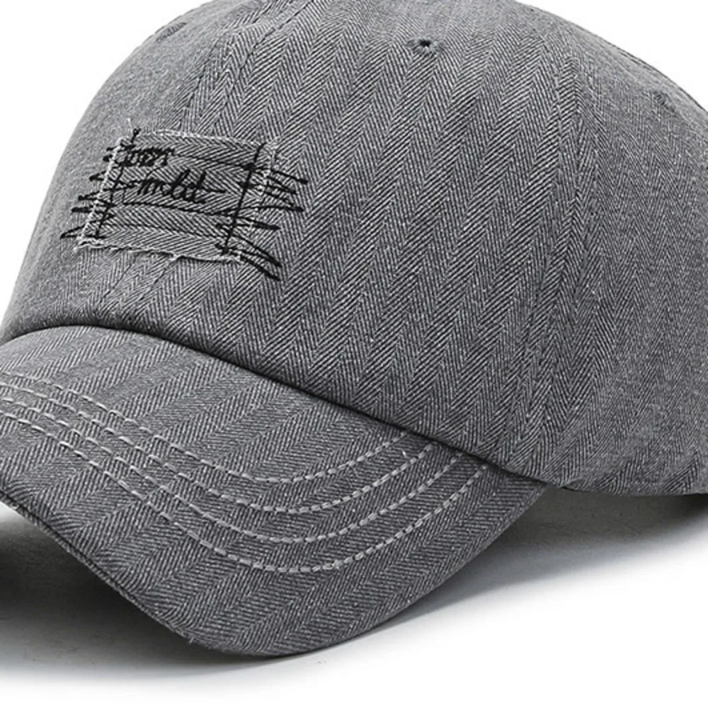 Рисунок 6 - Бейсболка с вышивкой в стиле ретро