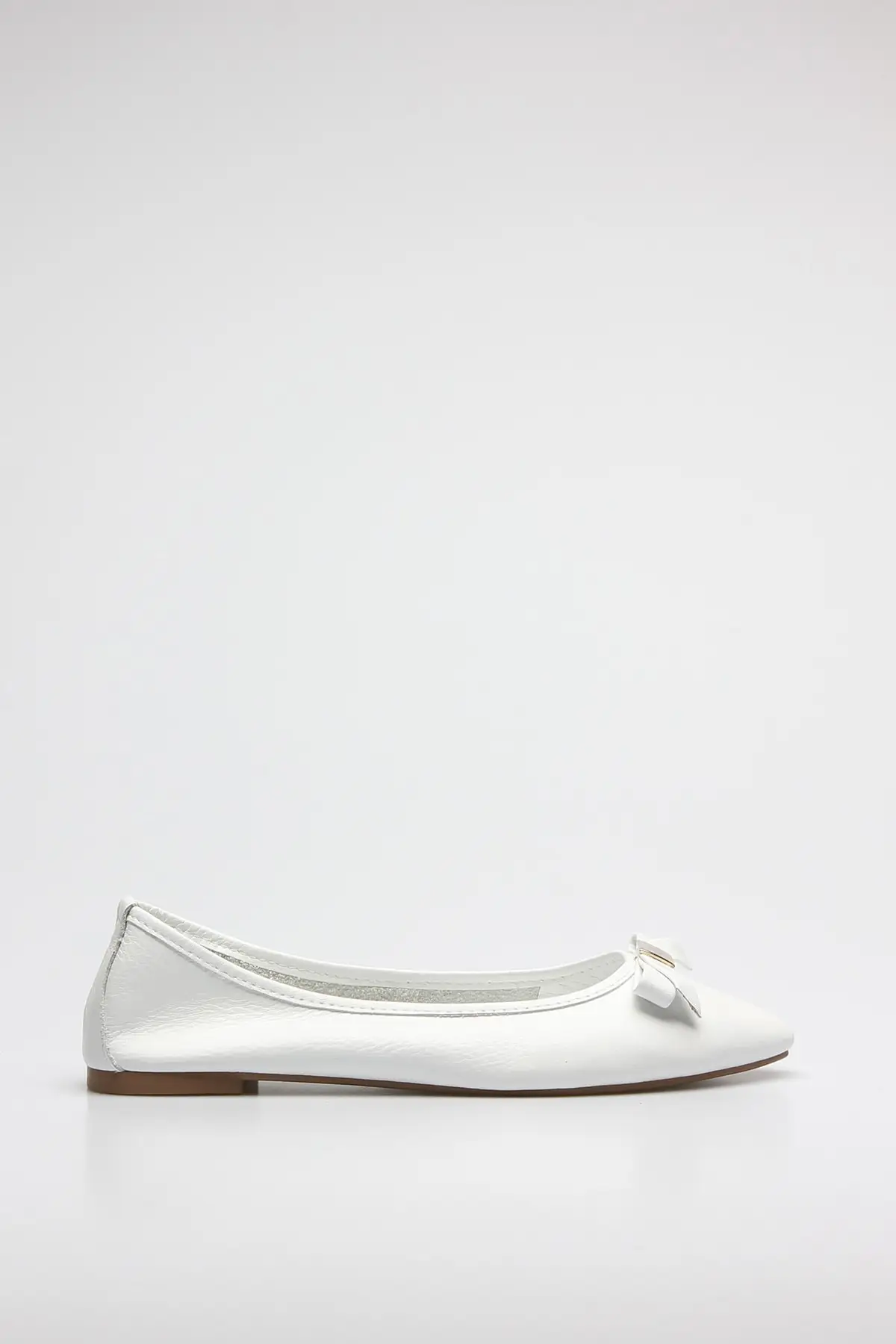

Fashion Style White Genuine Leather Daily Flat Shoes