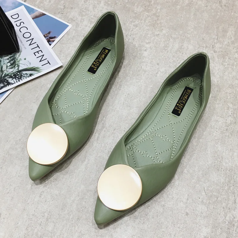 Женские туфли на плоской подошве черные повседневные кожаные с острым носком