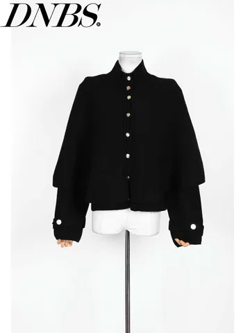 DNBS однобортный однобортный дизайн с вертикальным воротником, новинка весны 202, женская короткая свободная утягивающая вязаная куртка